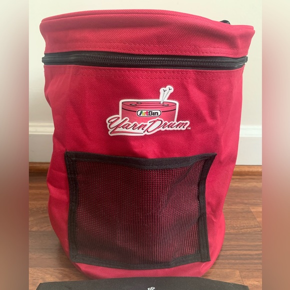 Artbin Red Yarn Drum bag tote AND Crochet Needle set with Case! - Picture 4 of 7